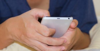 Ein Spagat? Sexting beim Cybersex – Fremdheit und Intimität